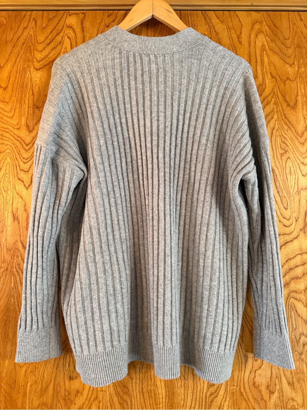 LOFT Heather Gray Ribbed V-Neck Button Cardigan - Picture 3 of 6